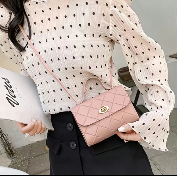 New Small‎ Purses - Picture 6 of 10